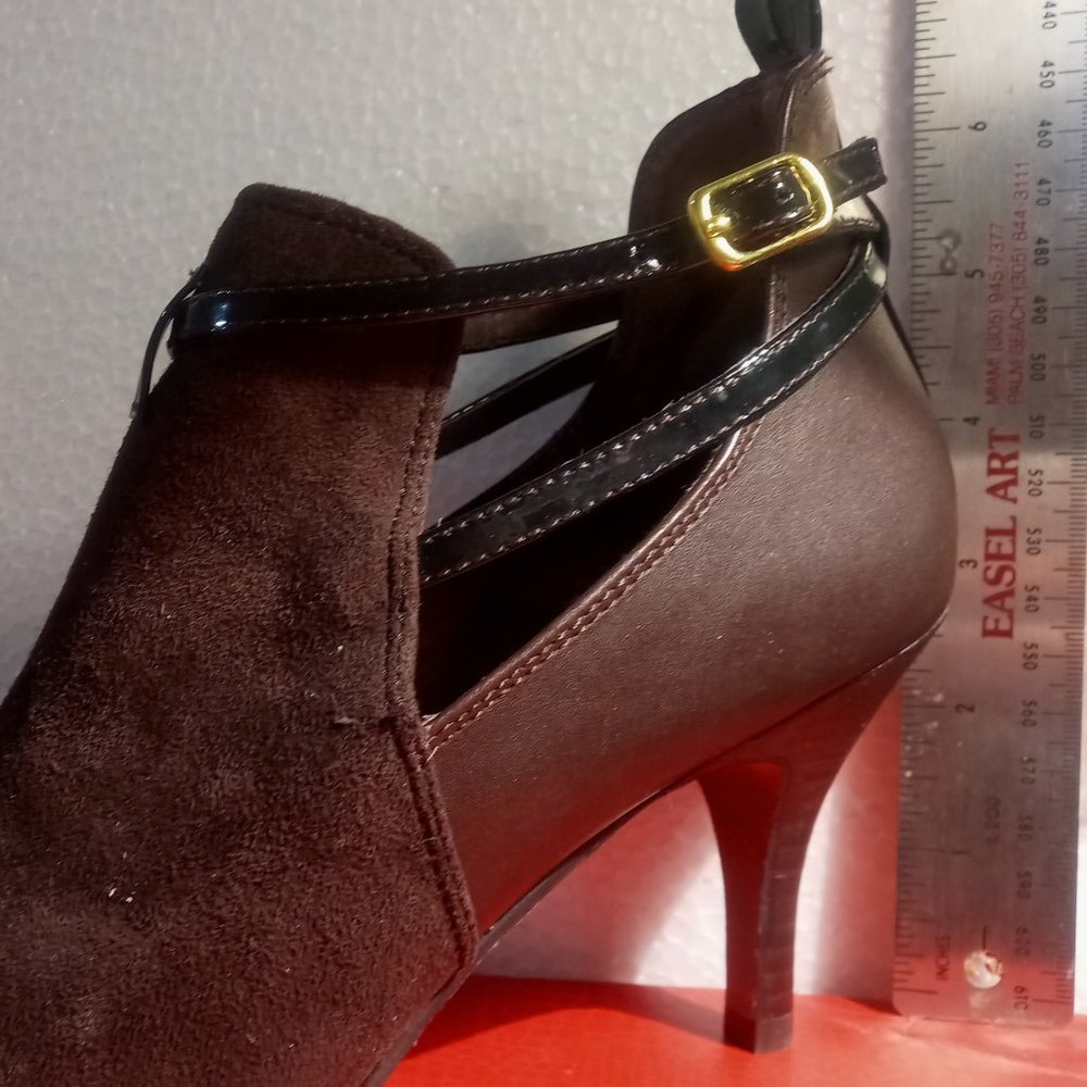 Donald J. Pliner Suede & Leather Pump - Picture 1 of 3